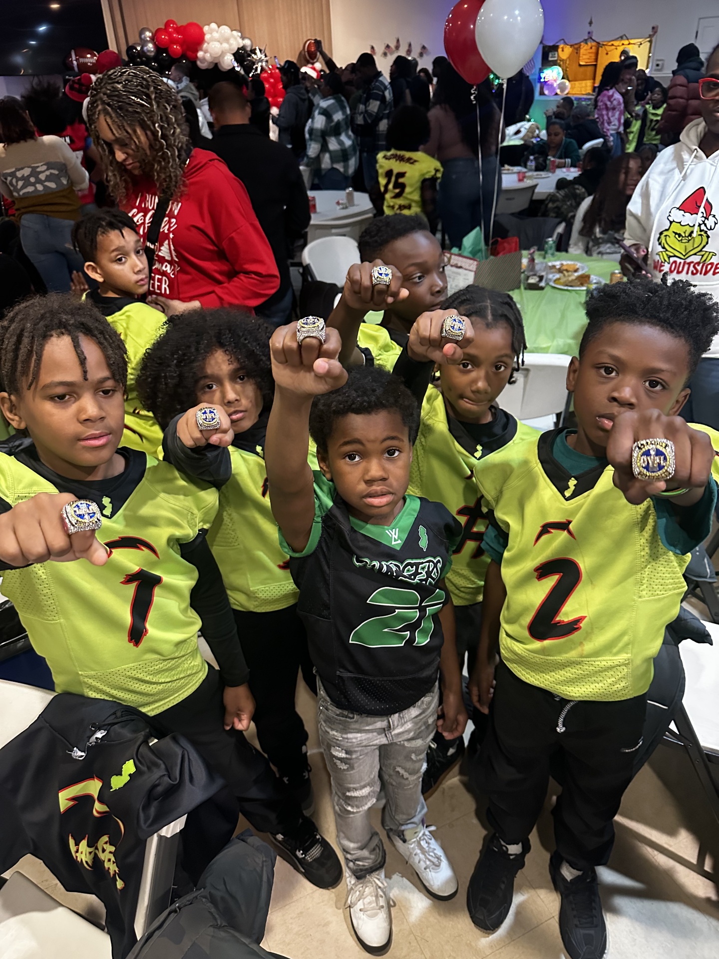 8U — Rings, Christmas Party